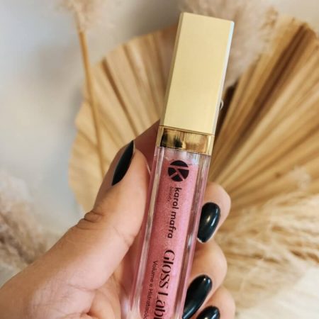 Gloss labial que promove volume e hidratação profunda D Pantenol, Vitamina E, Ácido Hialurônico, Sabor Morango Loja